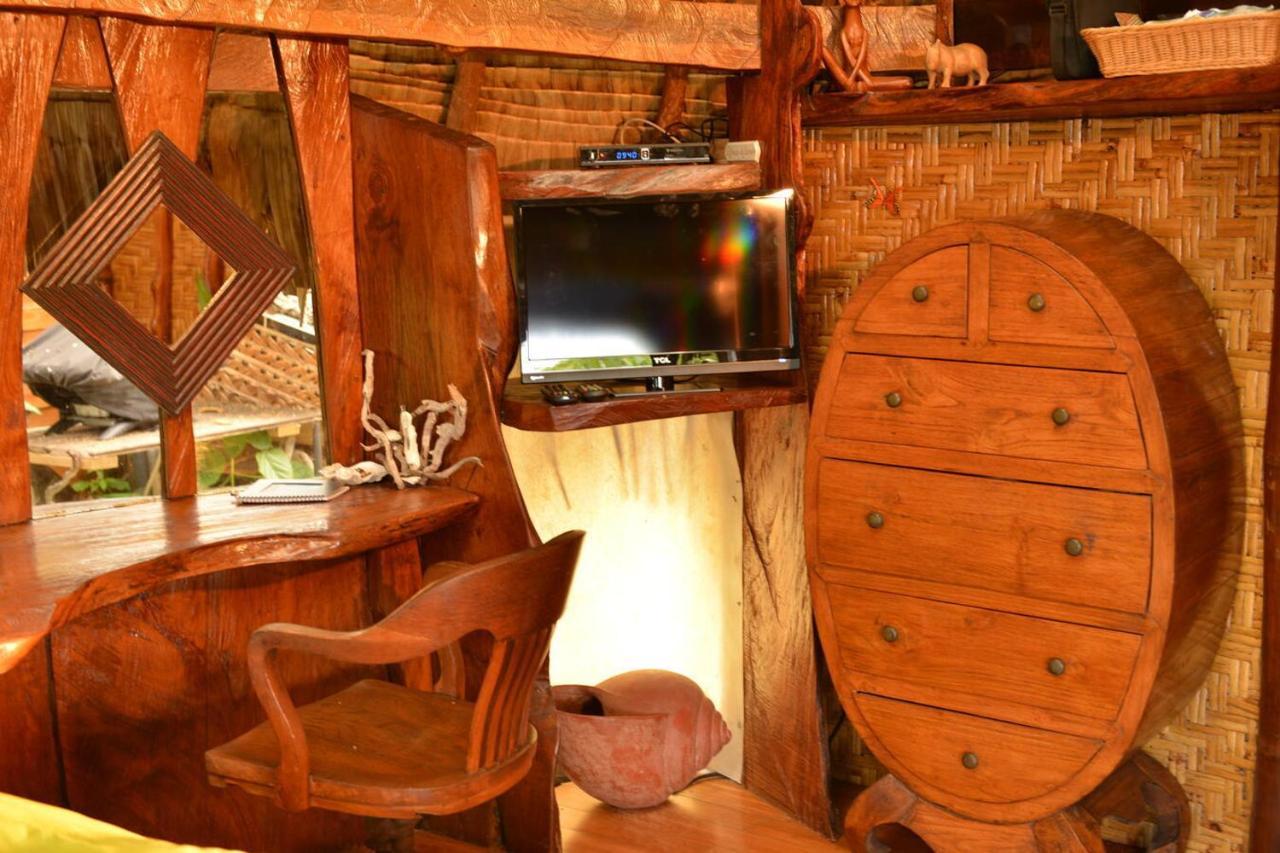 La Maison D'Artiste Du Bord De Mer Pa'ea Bagian luar foto